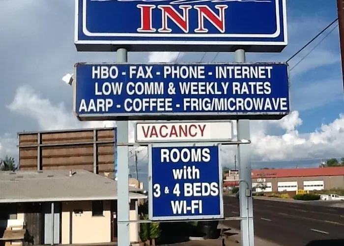 Snowy River Motel *